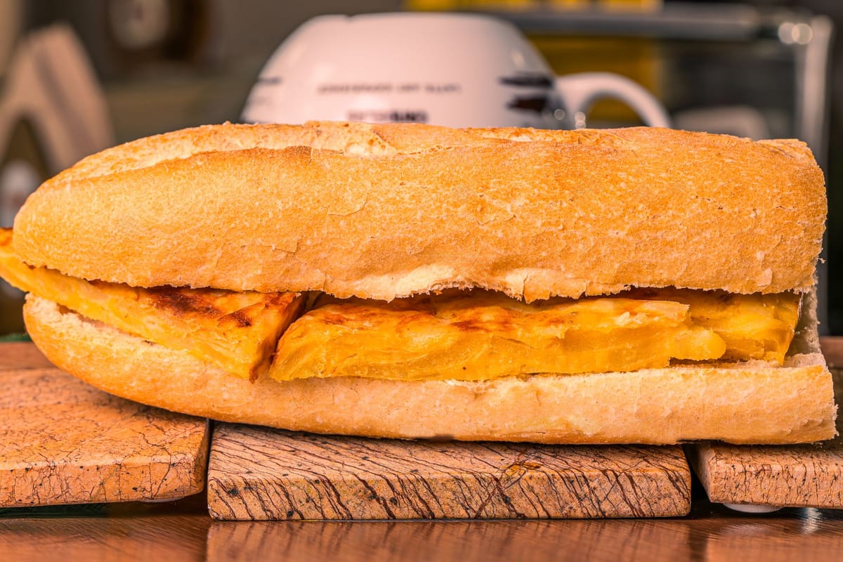 Does the Costa Blanca win Cacau d'Or, the Valencian almuerzo award?