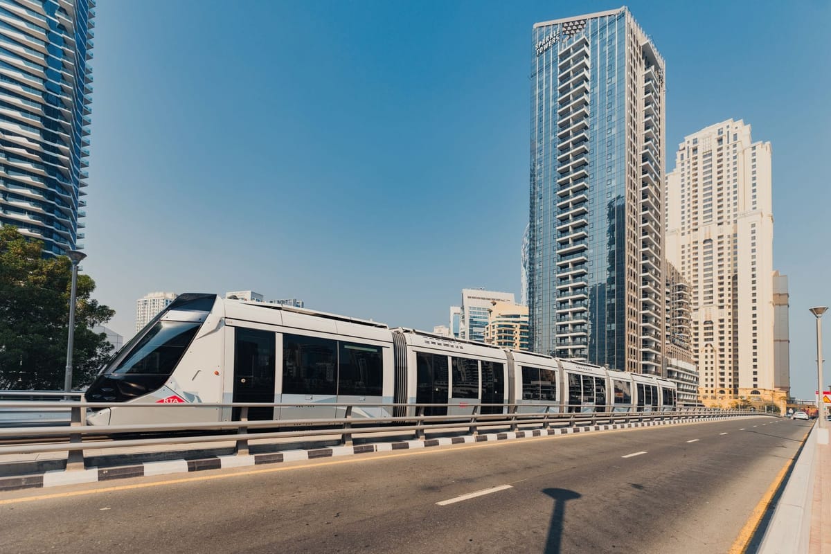 Moverse por la Costa Blanca: TRAM, bus, tren y coche