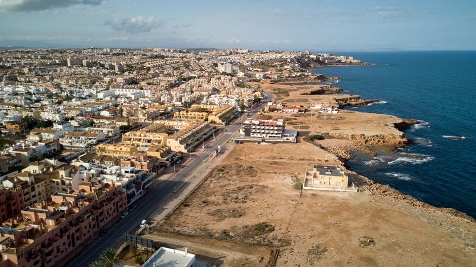 Un chalet en feu à Torrevieja, éteint en 1h30, aucun blessé