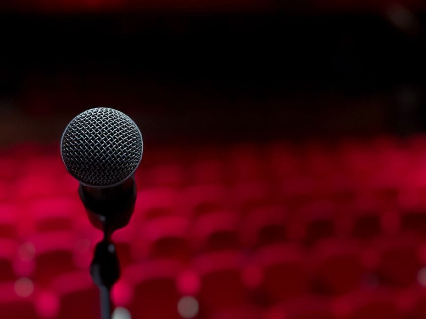 Cómicas : trois humoristes à Alicante, billets dès 20€