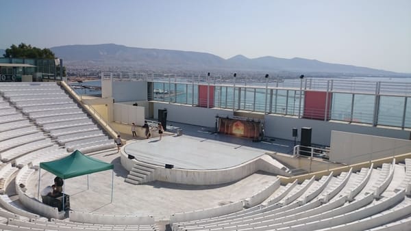 La scène musicale de la Costa Blanca : bandas, festivals et l'héritage chanson de Benidorm