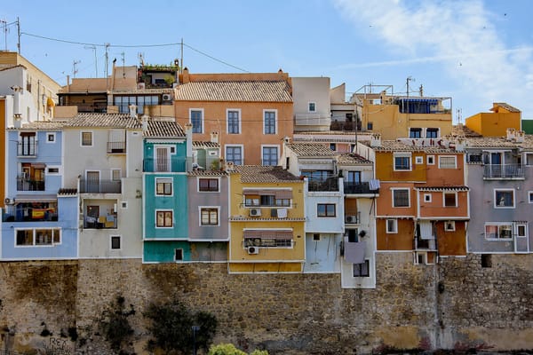 Que faire sur la Costa Blanca en juillet 2026 : Moros y Cristianos et tout le reste