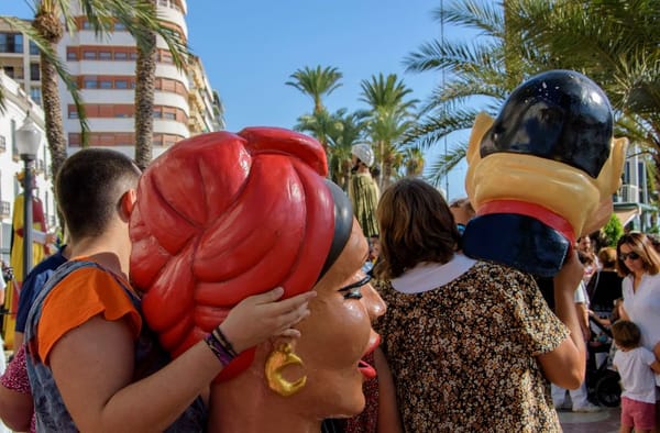 Calp gana el sello nacional 168 para sus Moros y Cristianos