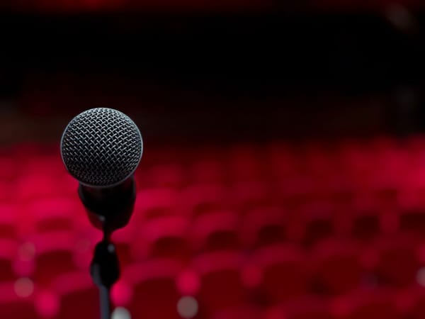 Cómicas : trois humoristes à Alicante, billets dès 20€
